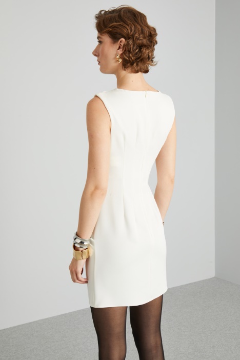 Abito smanicato corto