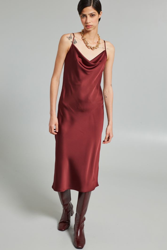 V-neck slip dress Intrend - 3