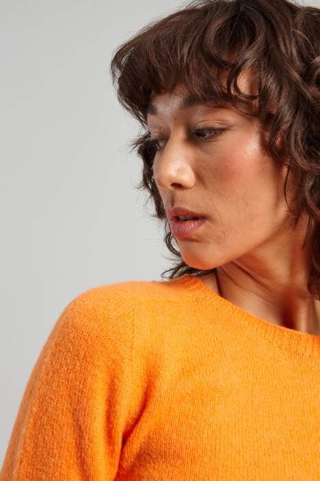 Maglia cropped in lana