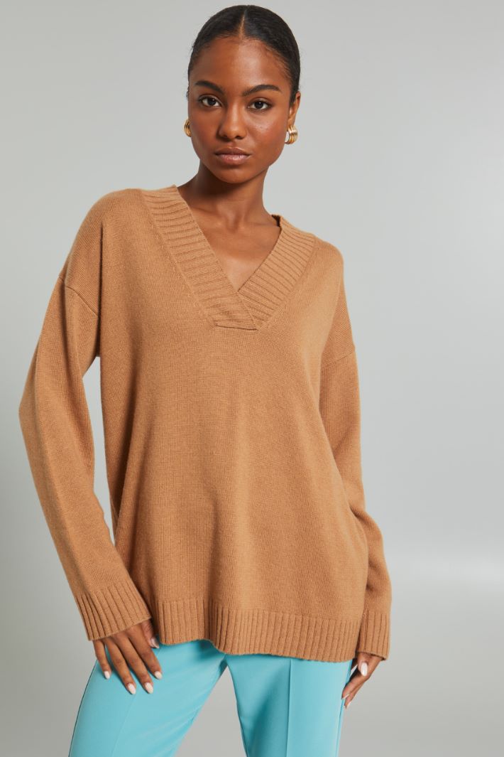 Loose fit V-neck sweater Intrend - 3