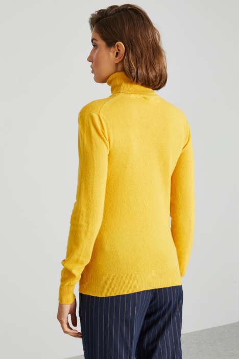 Maglia a collo alto in lana