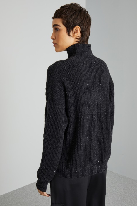 Maglia a collo alto in lana