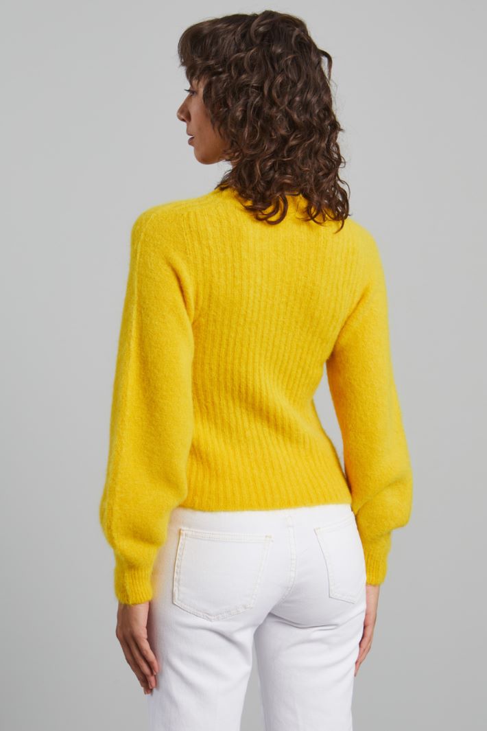 Sweater with puff sleeves Intrend - 2