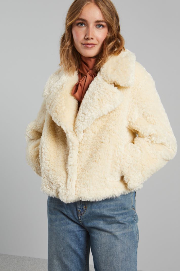 Plush boxy jacket Intrend - 3