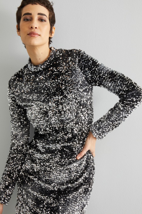 Abito aderente con paillettes