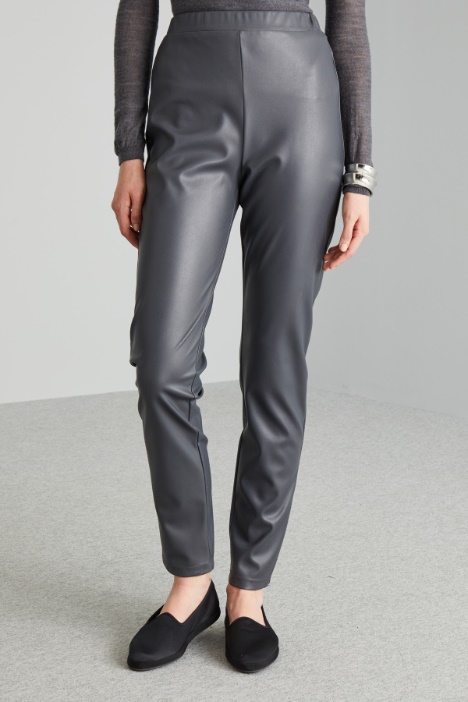 Pantaloni slim in similpelle
