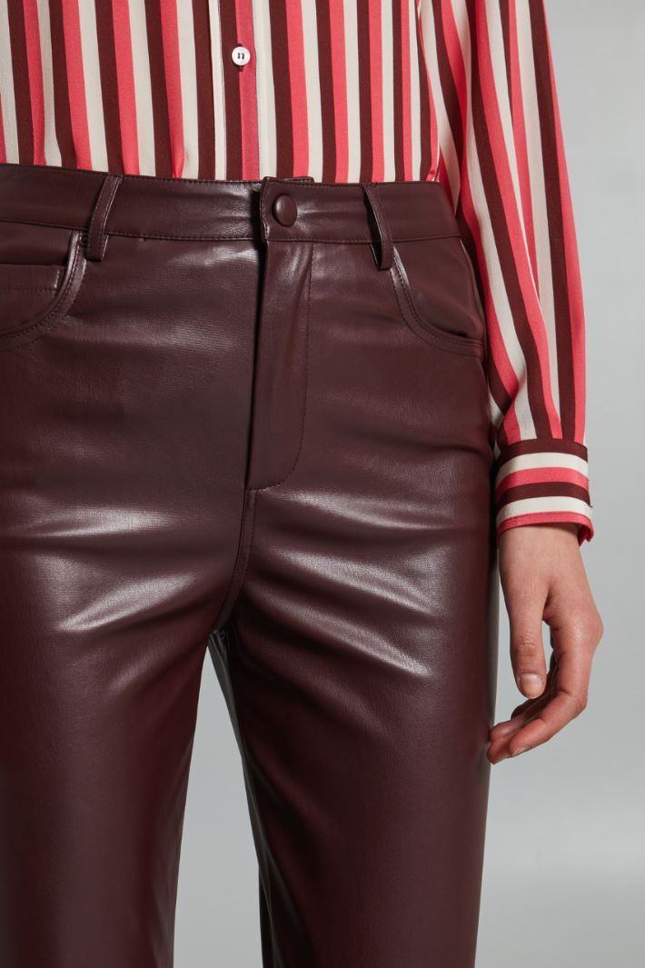 5-pocket faux leather trousers Intrend - 4