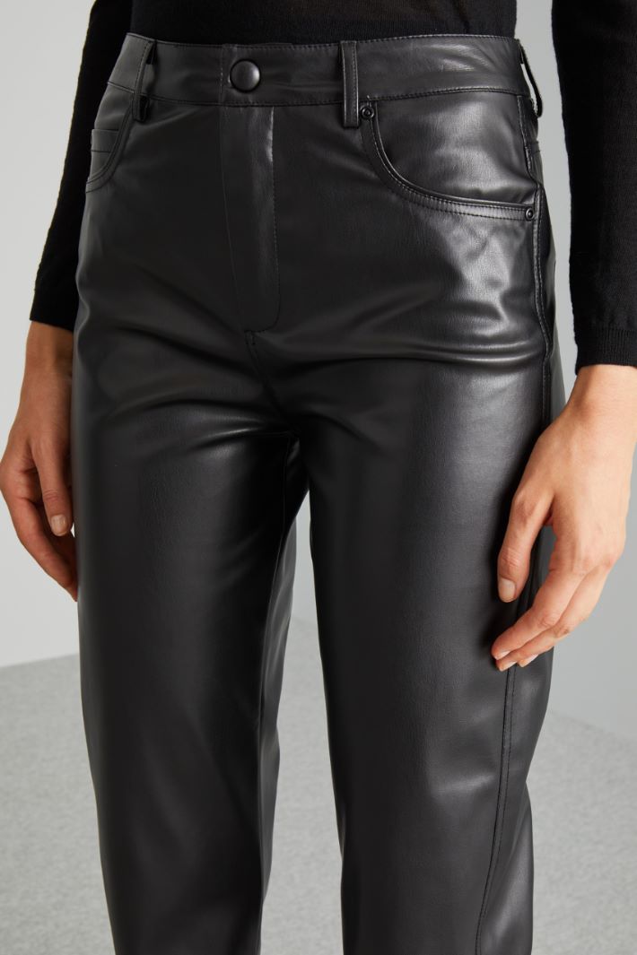 5-pocket faux leather trousers Intrend - 4