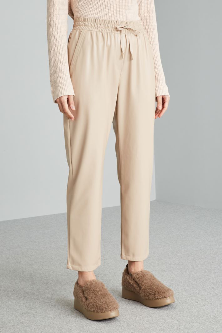 Faux leather baggy trousers Intrend - 3