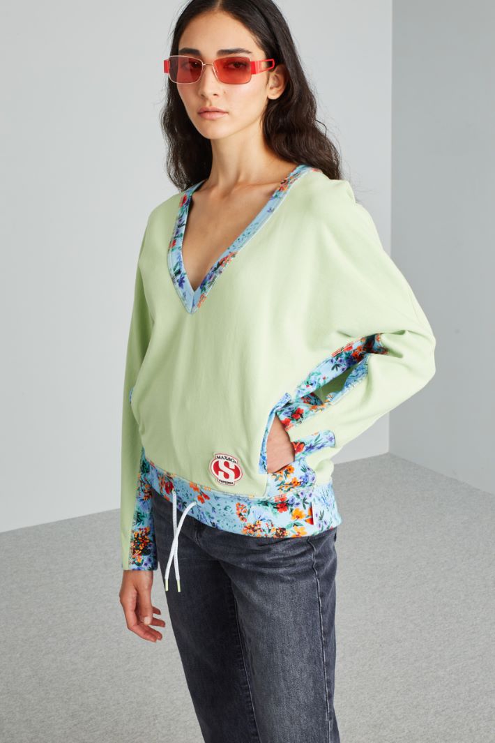 Sweatshirt with drawstring hem Intrend - 3