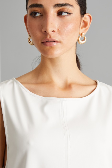 Top lungo in similpelle