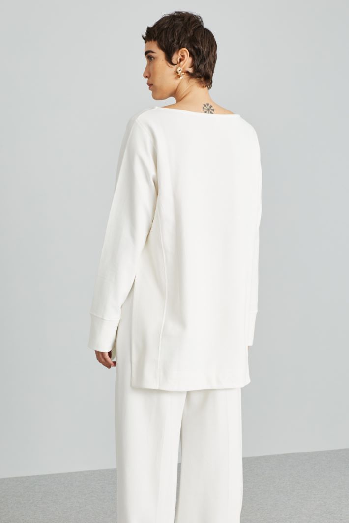 Long sweatshirt with slits Intrend - 2