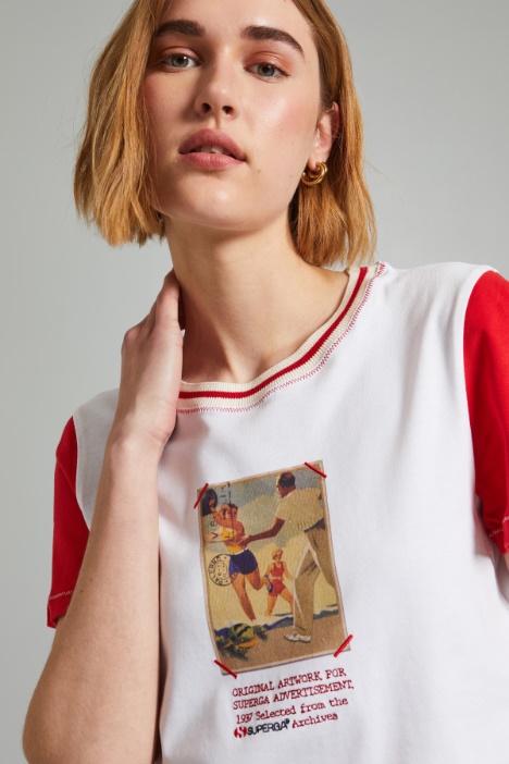 T-shirt cropped con stampa