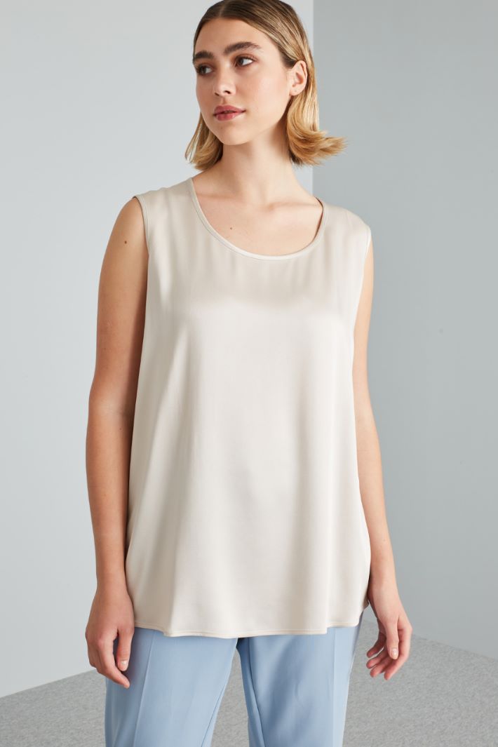 Sleeveless satin top Intrend - 3