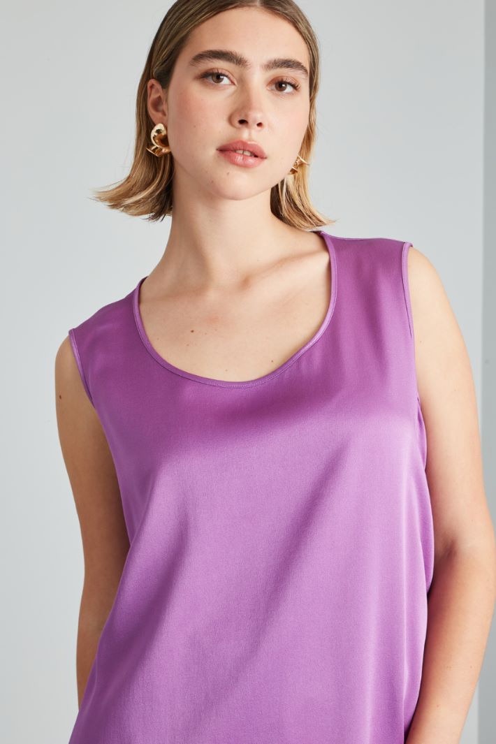 Sleeveless satin top Intrend - 4