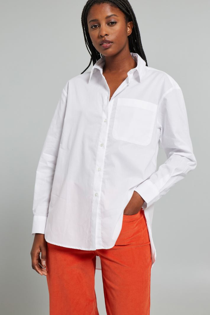 Oversized asymmetric shirt Intrend - 3