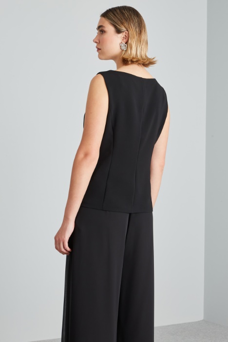 Top con scollo squadrato