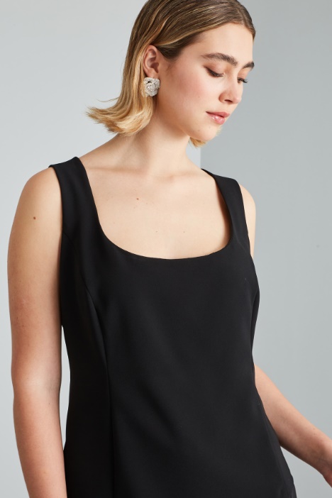 Top con scollo squadrato