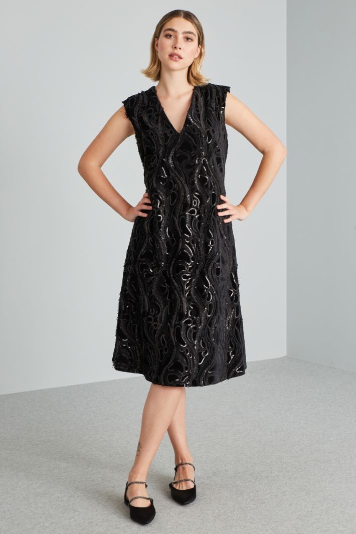 Embroidered velvet dress Intrend - 3