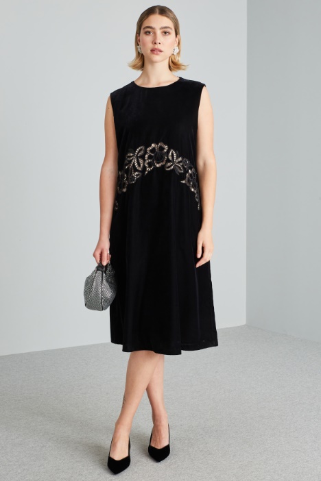 Embroidered velvet dress Intrend