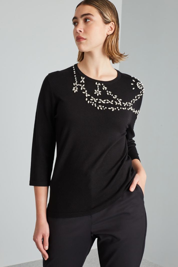 Embroidered viscose sweater Intrend - 3