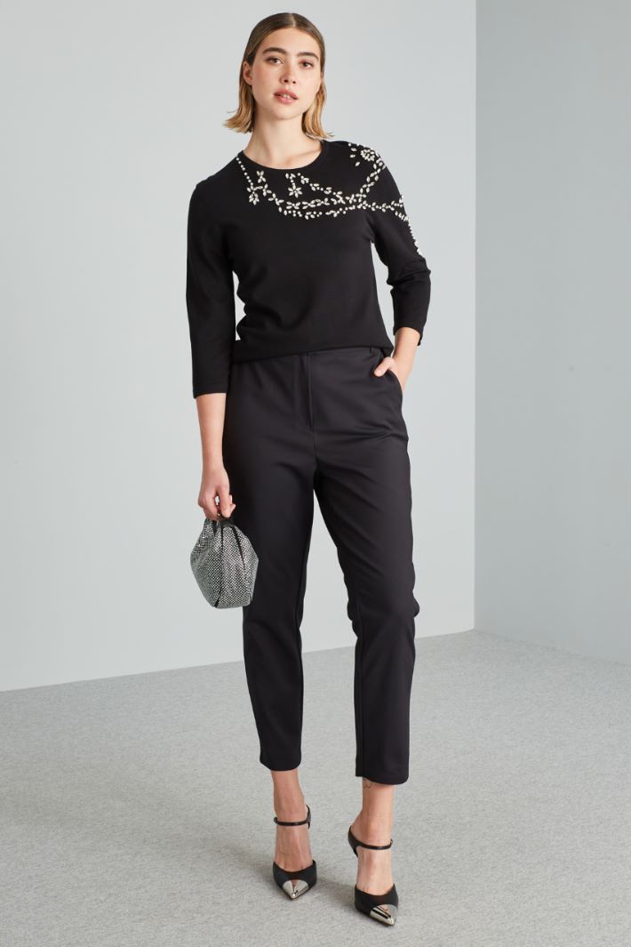 Embroidered viscose sweater Intrend