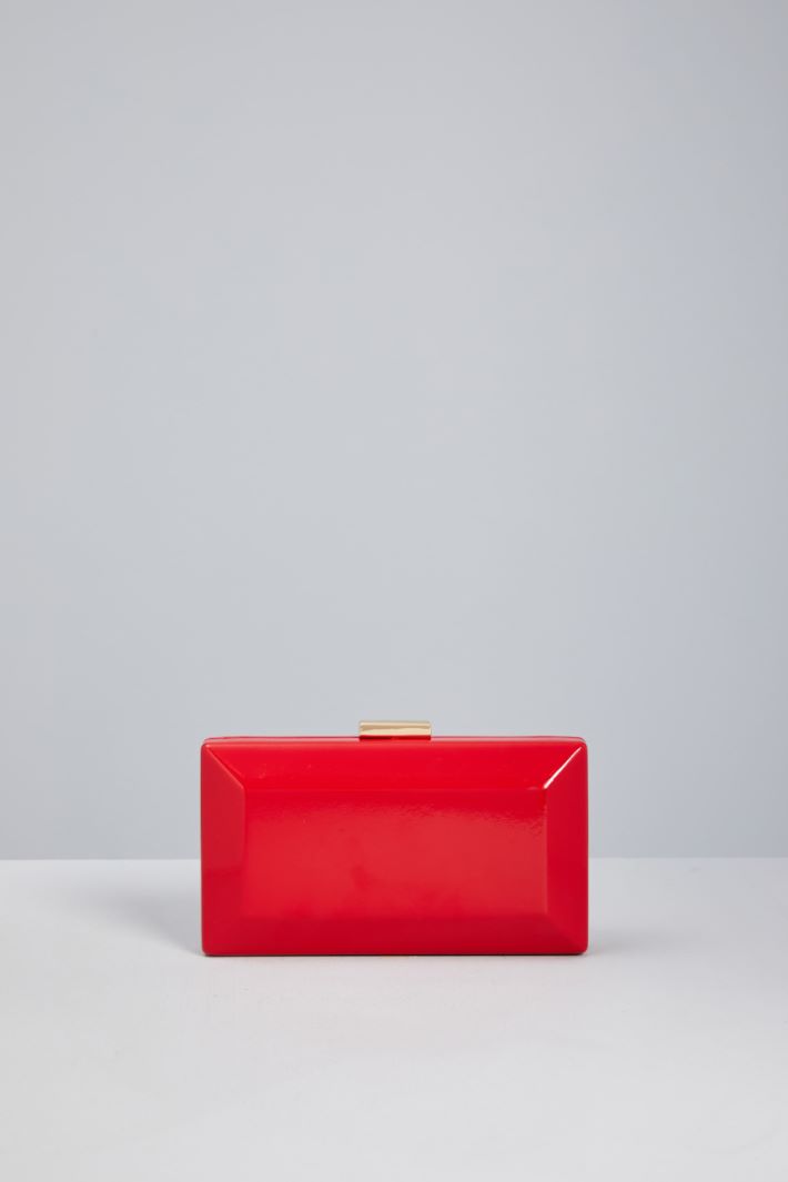 Rigid patent leather clutch Intrend