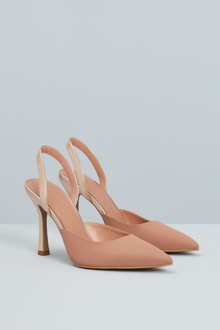 Satin court shoes Intrend