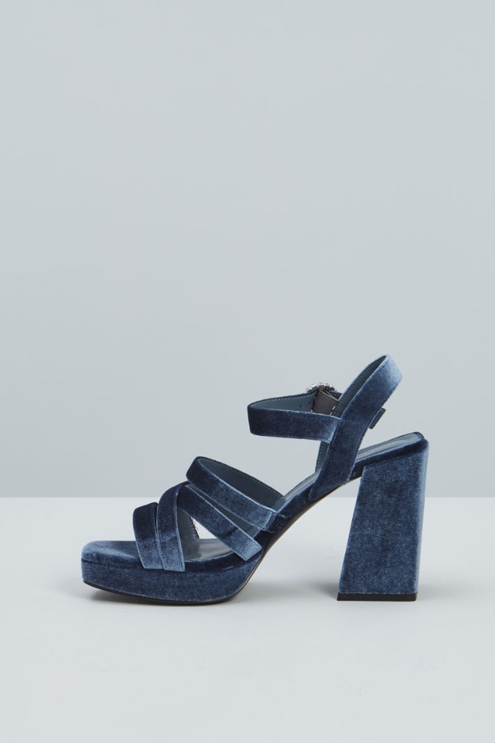 Velvet platform sandals Intrend - 3