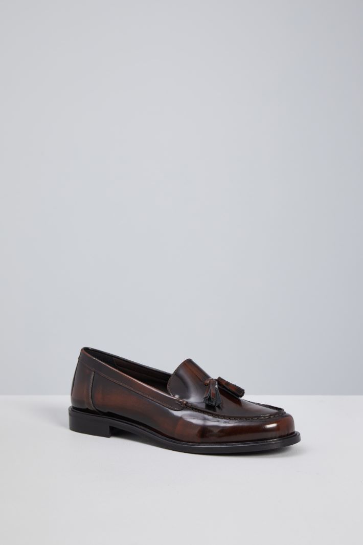 Shiny loafers with tassels Intrend - 2