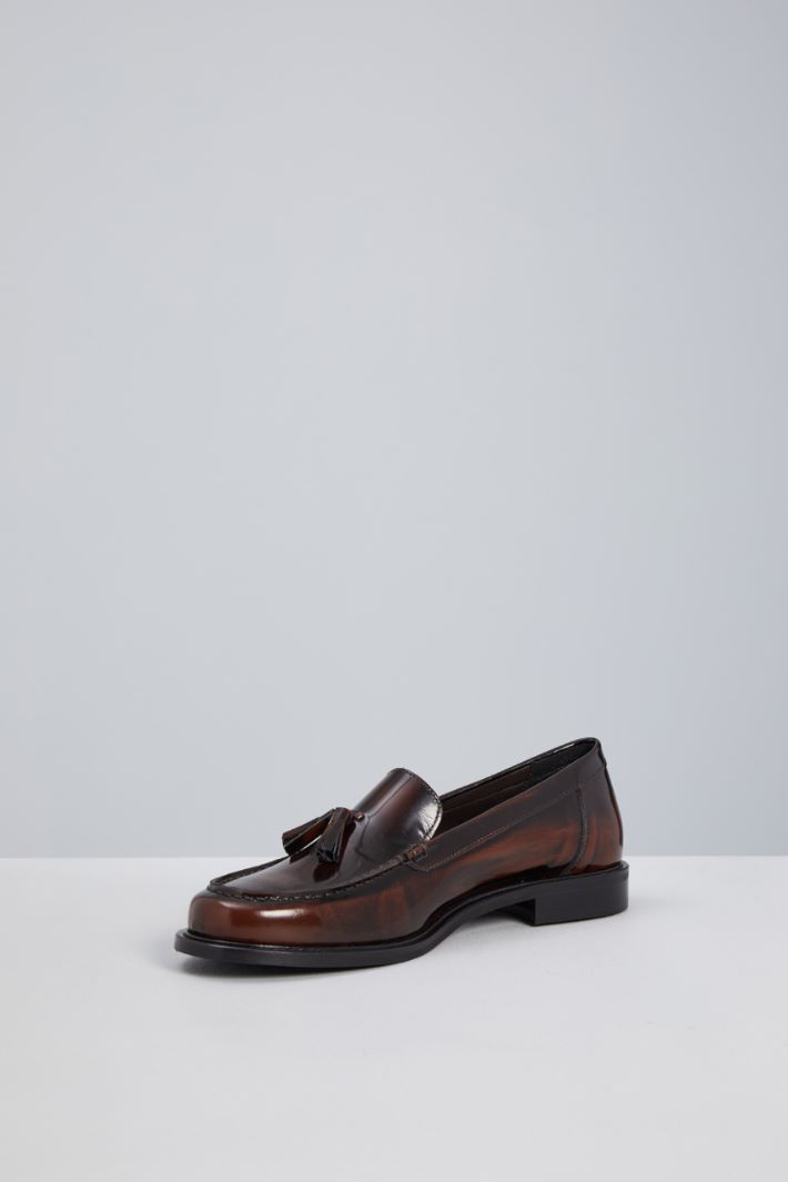 Shiny loafers with tassels Intrend - 3