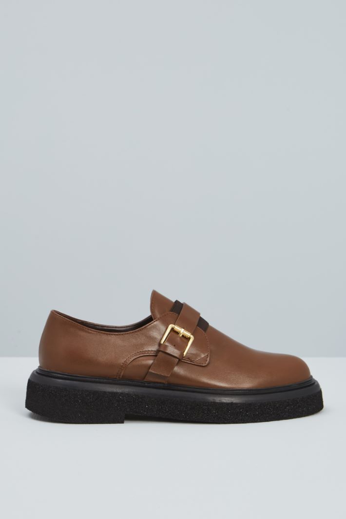 Leather loafers with strap Intrend