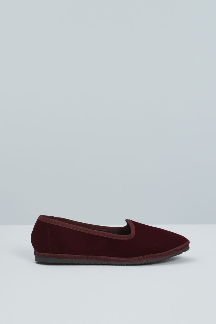 Friulian shoes in velvet Intrend