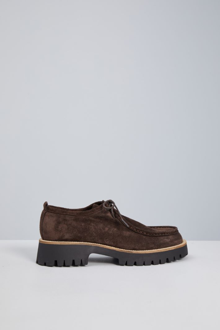 Suede lace-up shoes Intrend