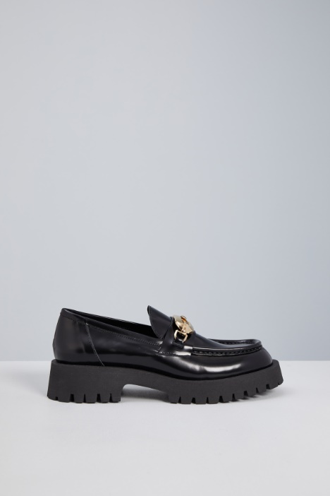 Moccasins with maxi buckle Intrend