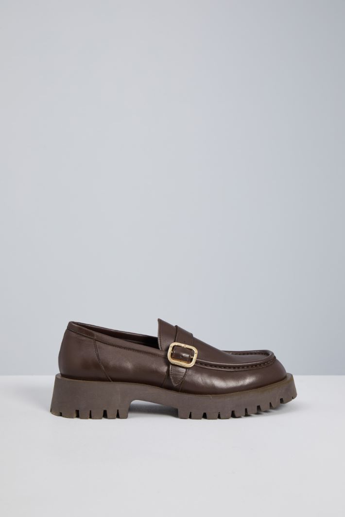 Leather loafers with strap Intrend