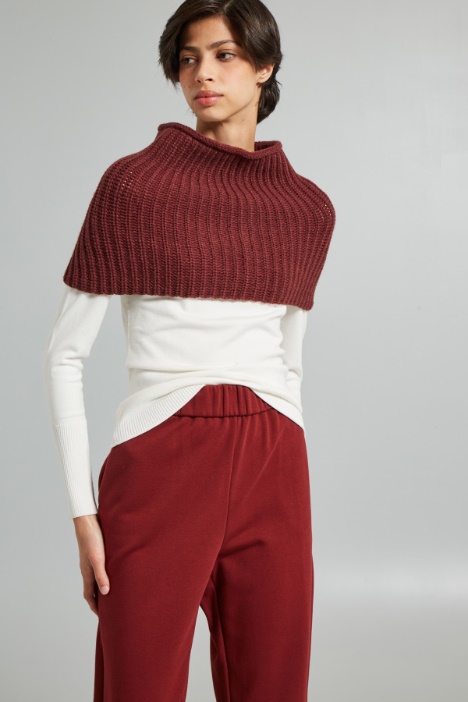 Knit collar with small slit Intrend