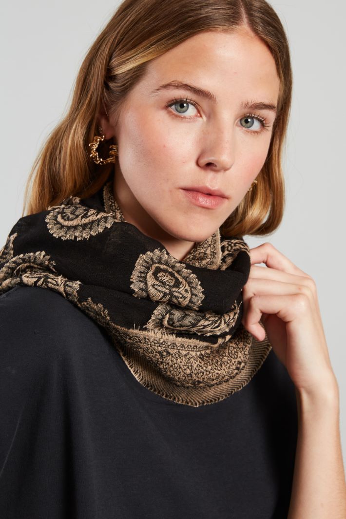 Jacquard viscose scarf Intrend - 2