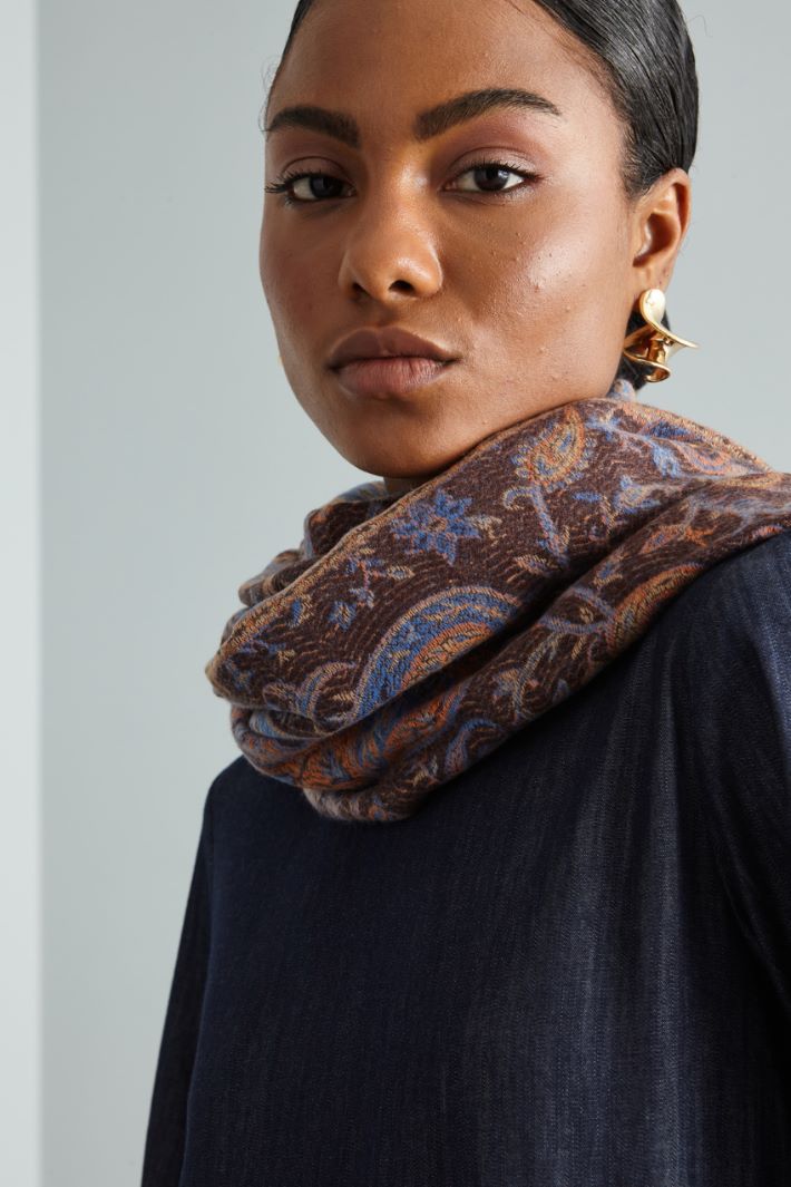 Fringed jacquard scarf Intrend