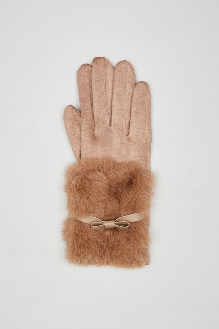 Faux fur trimmed gloves Intrend - 2