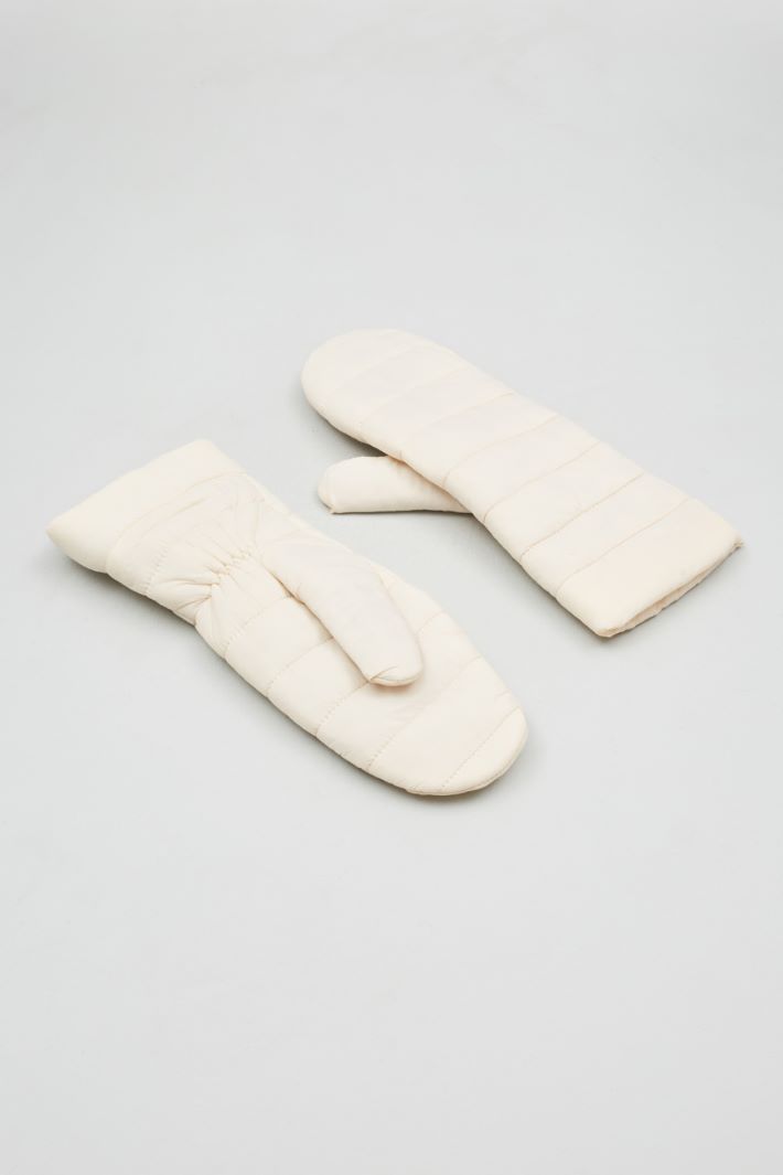 Quilted mittens Intrend