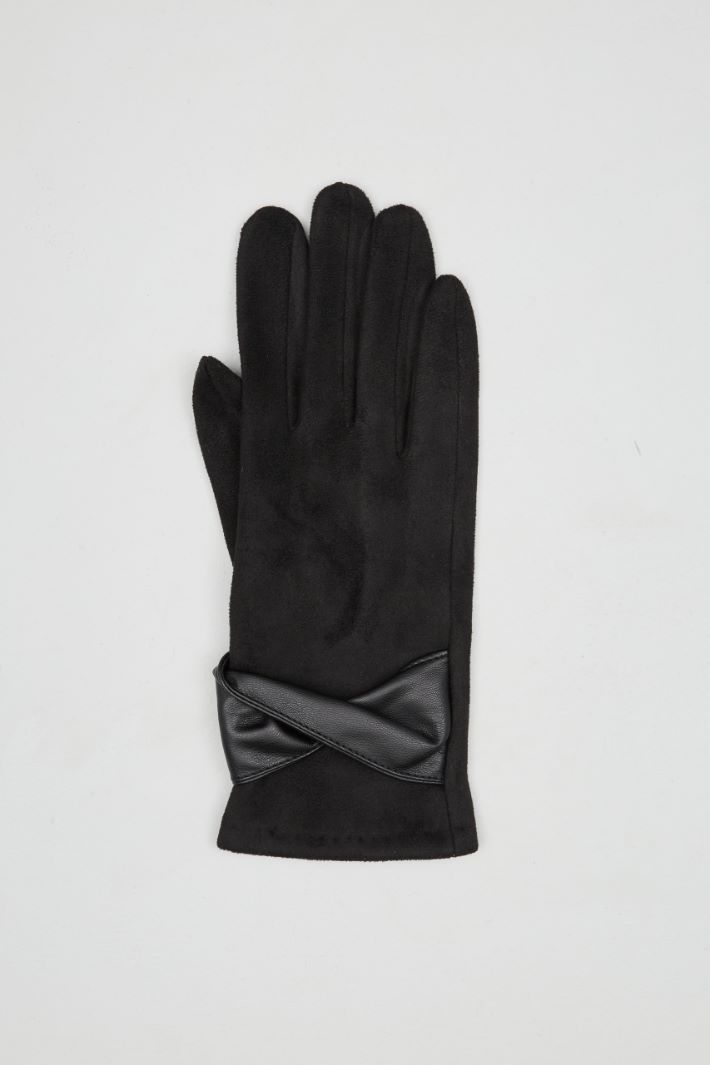 Gloves with crossed detail Intrend - 2