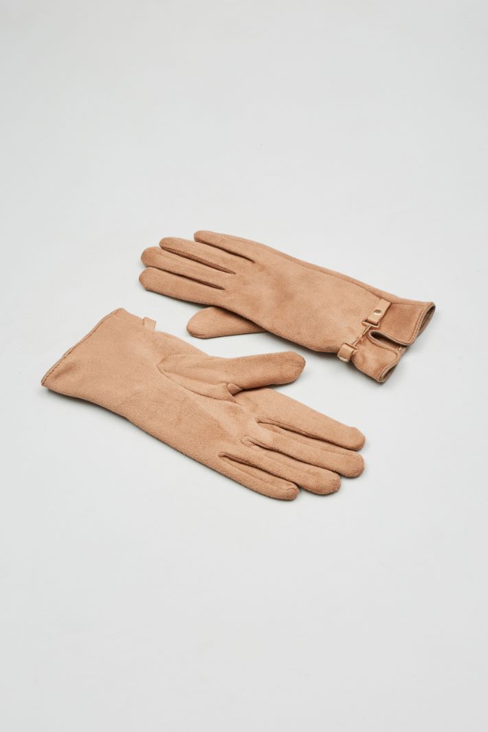 Clamp-detailed gloves Intrend