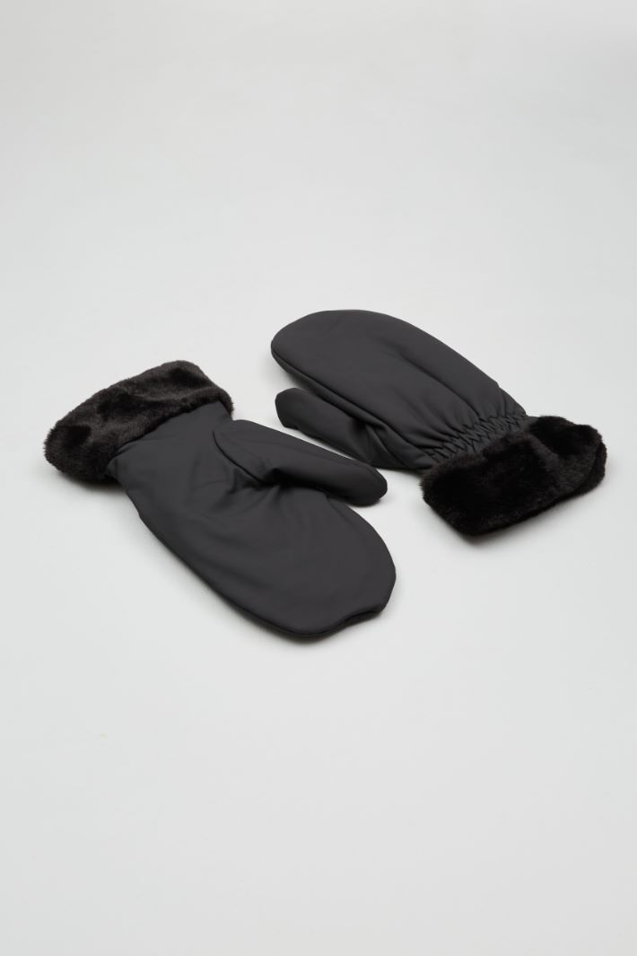 Padded mittens Intrend