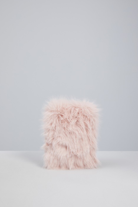 Faux fur cell phone holder Intrend