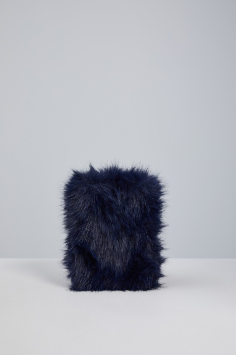 Faux fur cell phone holder Intrend