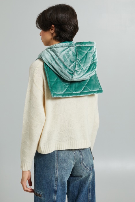 Cuello acolchado de terciopelo