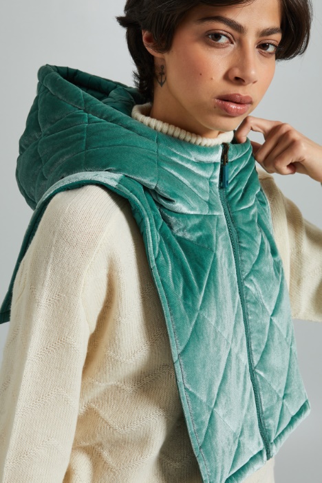 Cuello acolchado de terciopelo