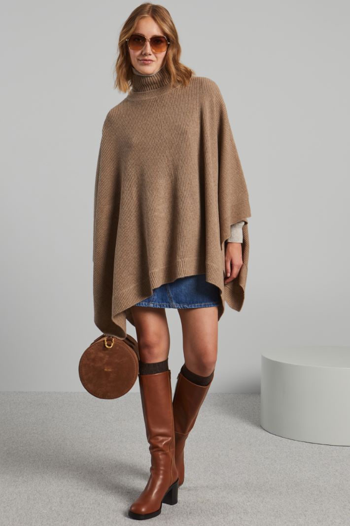 High neck poncho Intrend