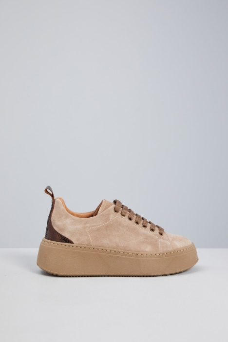 Suede platform sneakers Intrend